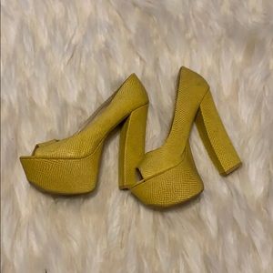 Women Platform Hi Heel Shoe size 8